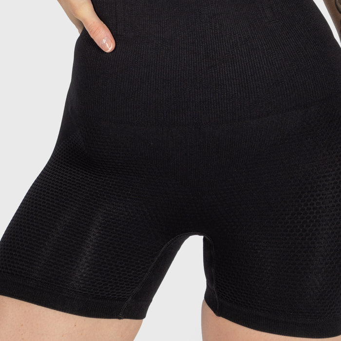 High-Waisted Shaping Shorts, Black - Grimfrost