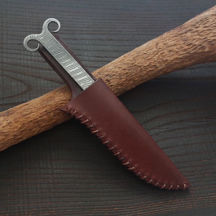 Premium Pattern-Welded Ram's Horns Knife, Cognac Brown Sheath